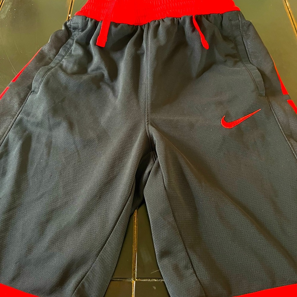 Boys Nike Elite shorts